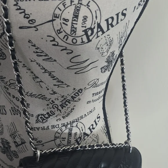 MICHAEL Michael Kors Black Quilted MK Shoulder/Crossbody Flap Bag (NWT)🩶🖤🩶 - Picture 4 of 15